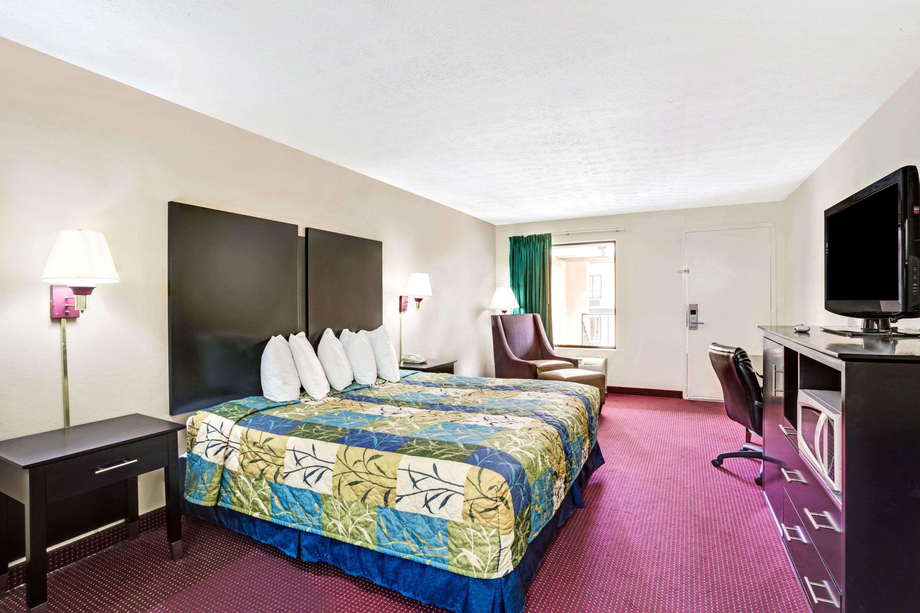 Days Inn By Wyndham Douglasville-Atlanta-Fairburn Road Exterior photo