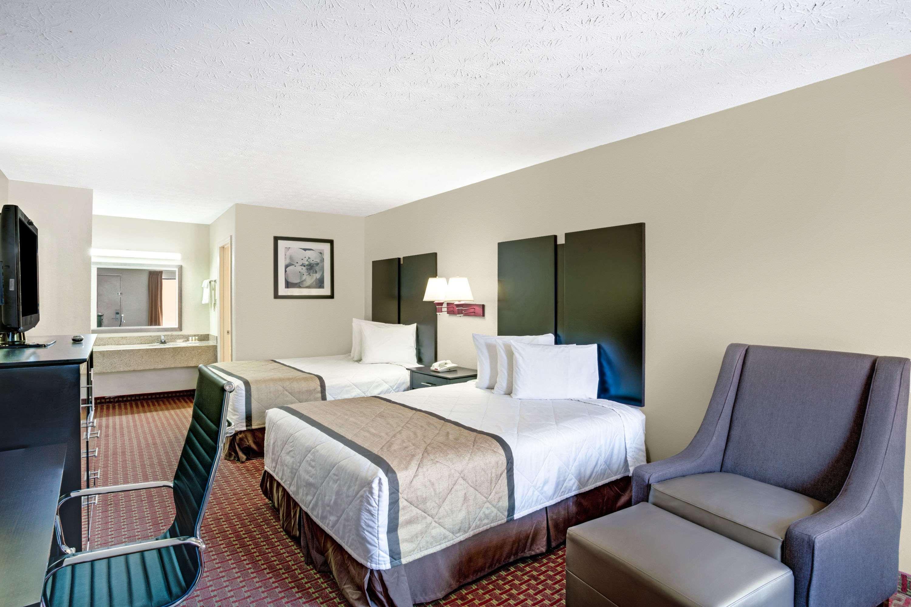 Days Inn By Wyndham Douglasville-Atlanta-Fairburn Road Exterior photo