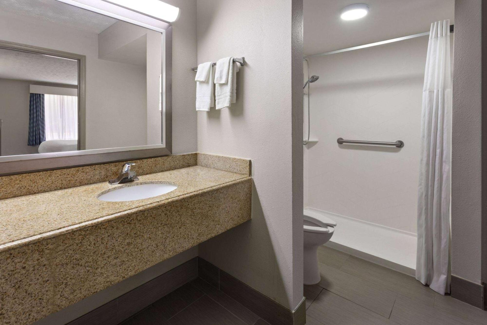 Days Inn By Wyndham Douglasville-Atlanta-Fairburn Road Exterior photo